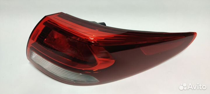 Фонарь задний правый kia rio хечбек