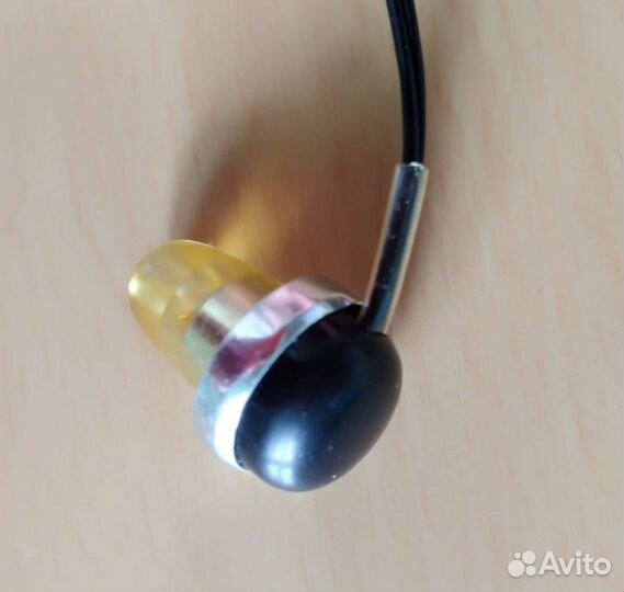 Наушник проводной
