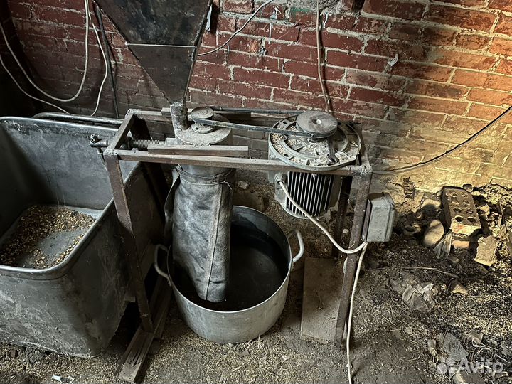 Крупорушка зернодробилка