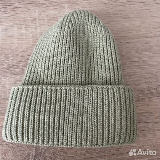 Вязаная шапка женская