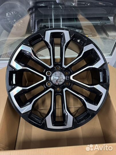 Новые диски R22 на Chevrolet Tahoe 6/139.7