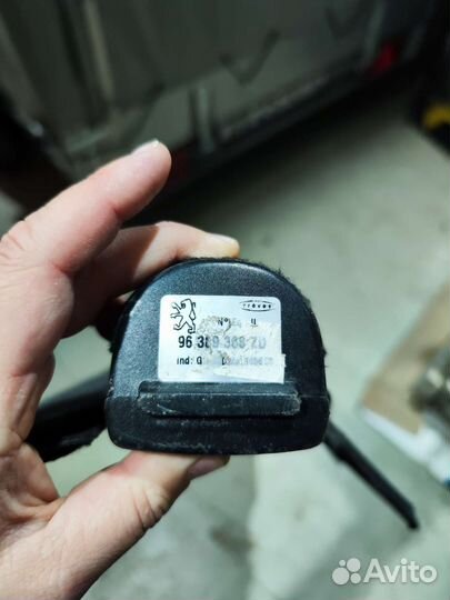 Шторка багажника Peugeot 307