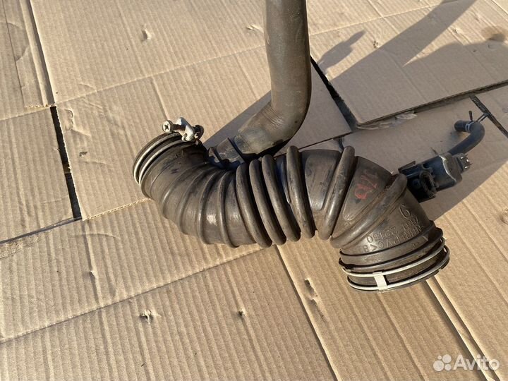 Патрубок воздушного фильтра Toyota Corolla 120