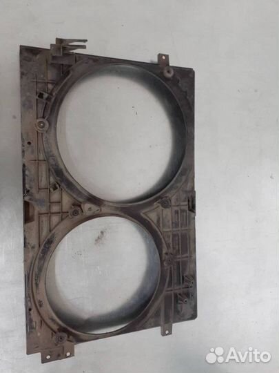 Диффузор вентилятора Volkswagen Bora 2000