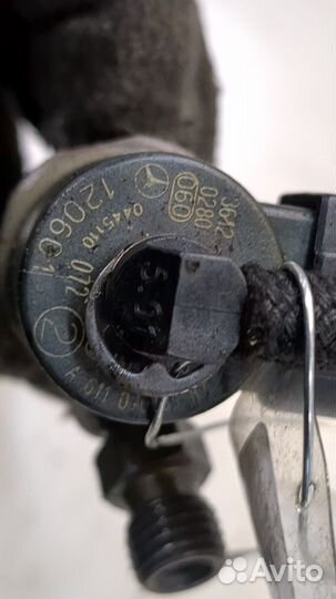 Форсунка топливная Mercedes C W203, 2001