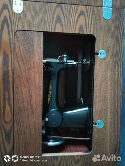 Бытовая швейная машинка бу