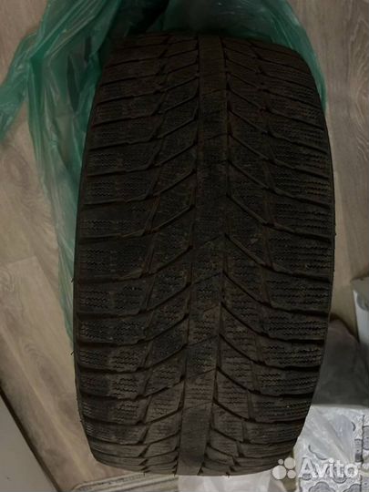 Triangle Snowlink TWT02 235/40 R18