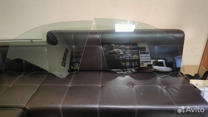 Стекла передних дверей Porsche Caenne 3 2017-2023