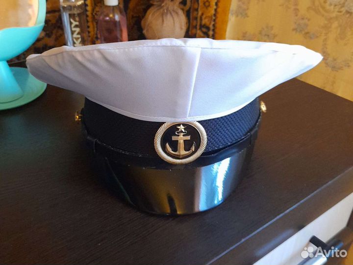 Фуражка, галстук и китель-б/у