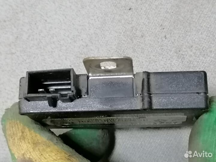 Усилитель антенны Chrysler Concorde 1998-2004