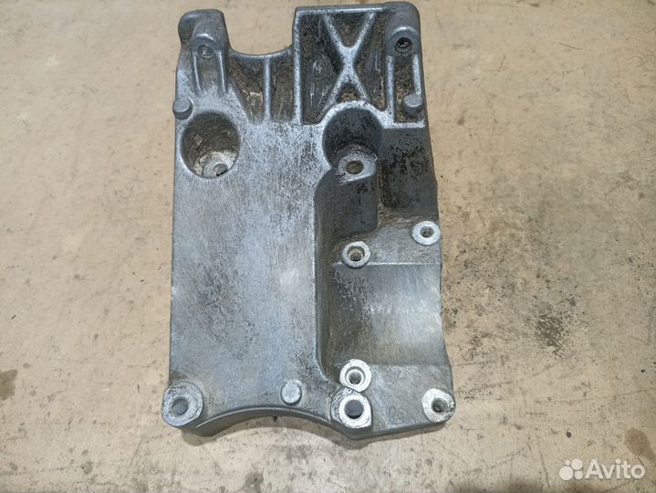 Кронштейн кондиционера Ford Focus II (2005—2008)