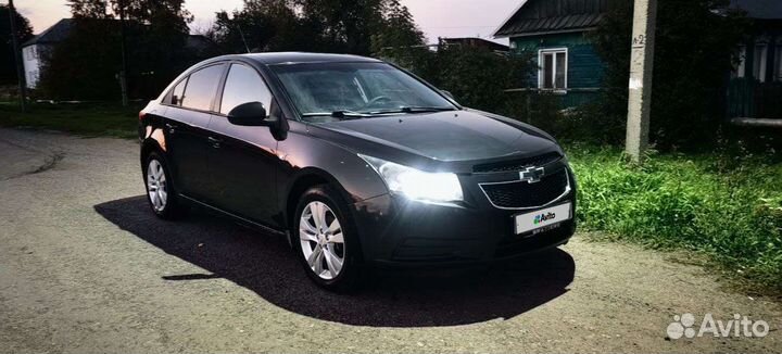 Chevrolet Cruze 1.6 МТ, 2011, 252 000 км