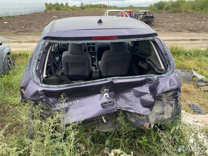 Разбираем прямо сейчас Peugeot 307 (авторазбор)