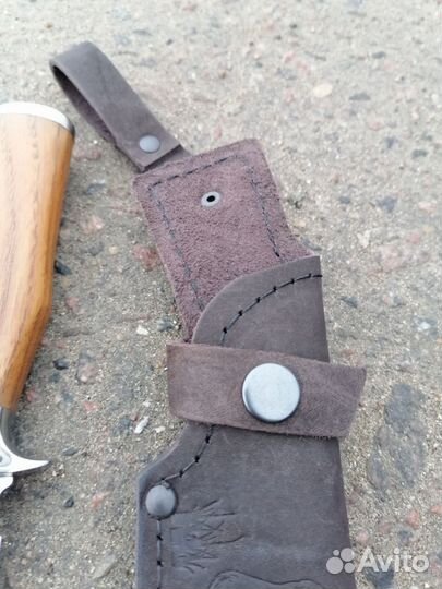 Нож охотничий в кожаных ножнах