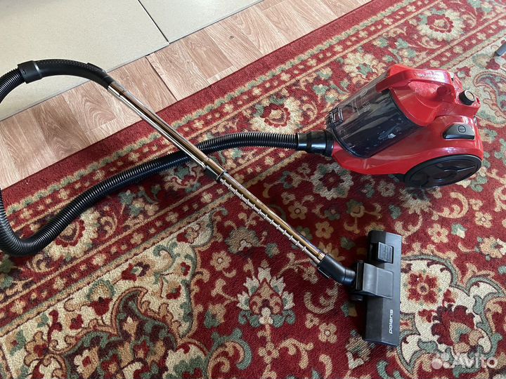 Продается пылесос Polaris PVC 1836