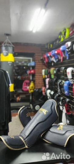 Защита голени и стопы муай тай reyvel черно-золото