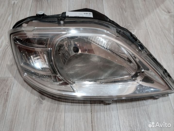 Фара на ларгус