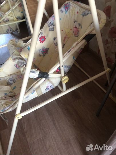 Детская качелька