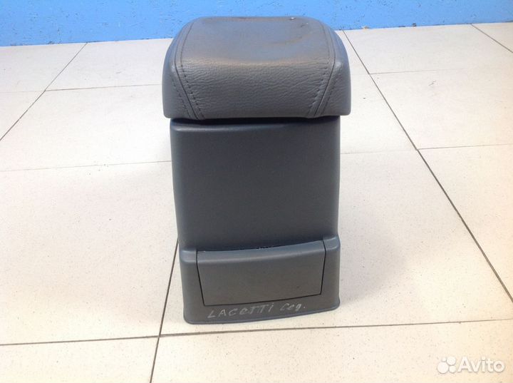 Подлокотник с крышкой Chevrolet Lacetti 96862362
