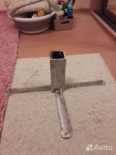 Подставка под ёлку,металическая