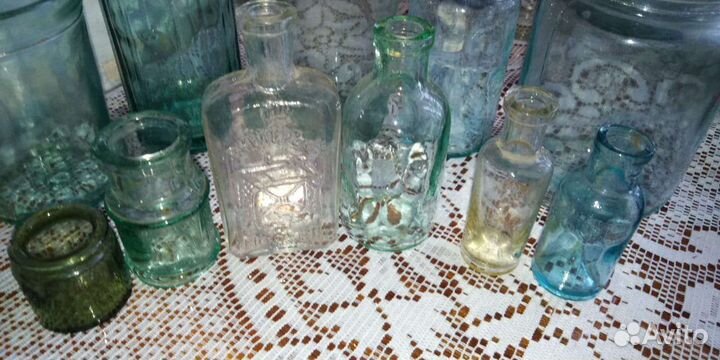Стеклянные банки и бутылки. Старинные