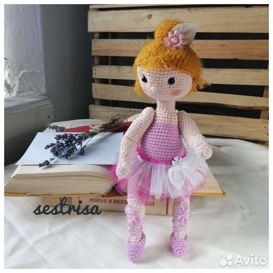 Вязаная кукла балерина ручной работы