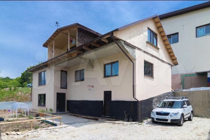 Дом 220 м² на участке 5,7 сот.