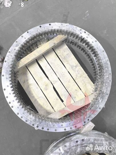 Поворотный круг Hyundai R290LC-7 81N8-00023BG