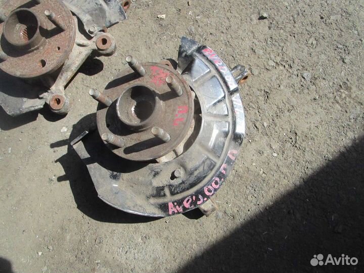 Кулак левый Chevrolet Aveo T300