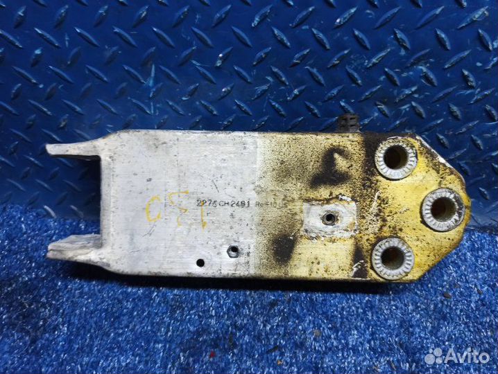 Кронштейн усилителя бампера передний правый Bmw