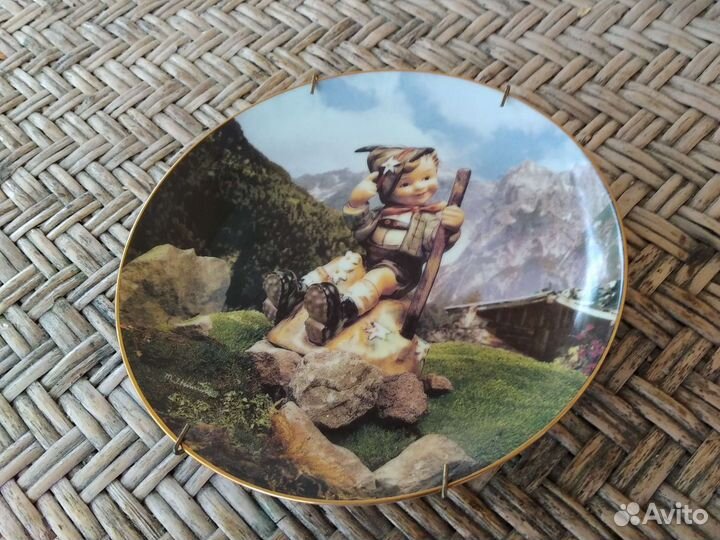 Настенная тарелка Hummel Goebel