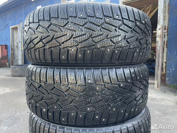 Nokian Tyres Hakkapeliitta 7 215/60 R16 99T