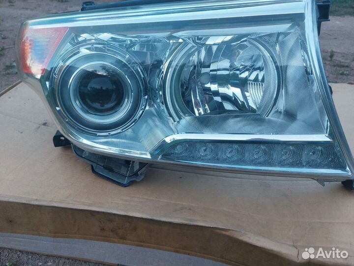 Фара правая Toyota Land Cruiser 200 2013-2015