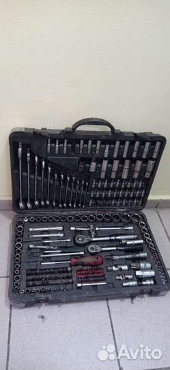 Набор головок Matrix Professional 13555 216 пр