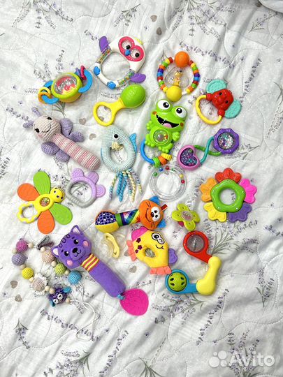 Погремушки, грызунки для малышей