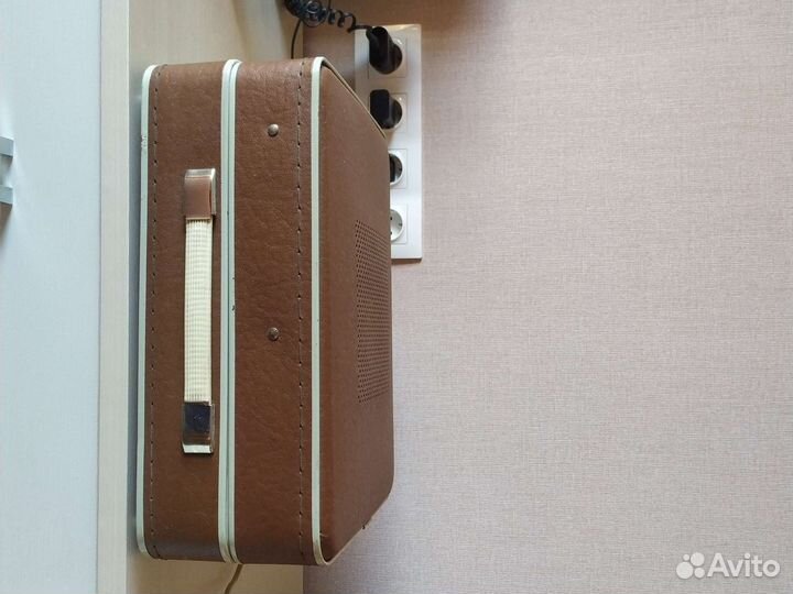 Виниловый проигрыватель Юность 301 СССР винтаж