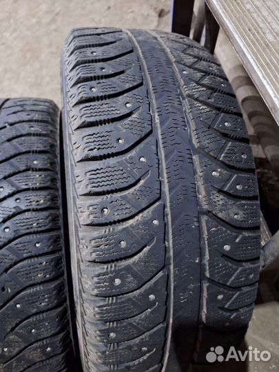 Bridgestone Ice Cruiser 7000 205/55 R16 90