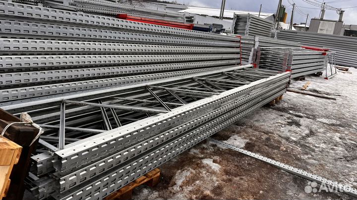 Гравитационные стеллажи на склад