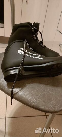 Лыжные ботинки, размер 38