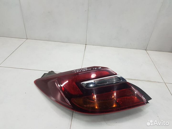 Фонарь задний левый наружный Opel Insignia