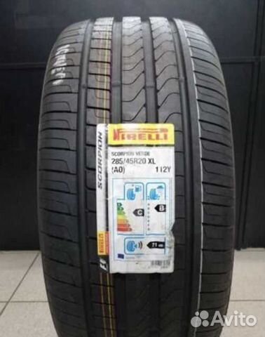 Pirelli P Zero PZ4 285/45 R20