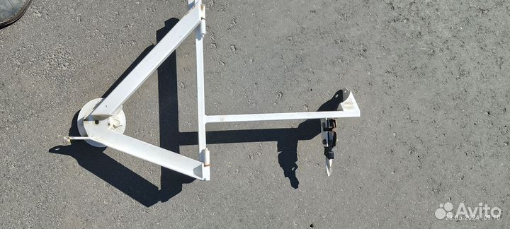 Крепление для запасного колеса largus