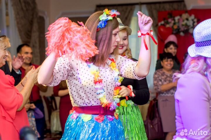 Ведущая праздников и Тамада