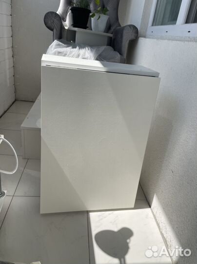 Маникюрный стол