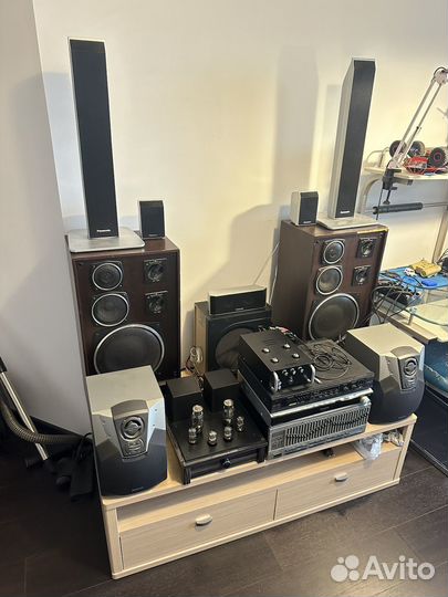 Комбинированный музыкальный центр из трех центров