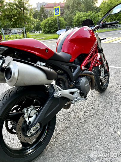 Ducati Monster 696 ABS