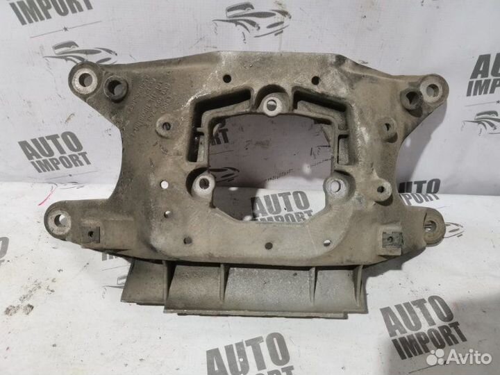 Кронштейн кпп Audi A4 B8