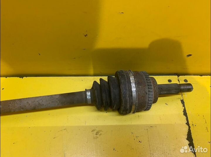 Привод передний правый Renault Megane 1995-2001