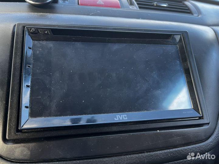 Магнитофон JVC KW-V320BT