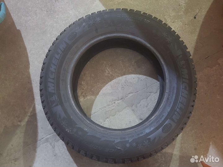 Michelin Latitude X-Ice North 3 215/65 R16 и 215/65 R16